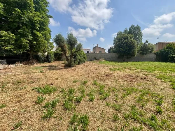 Terrain 347m hors lotissement - Quartier Amoureux NÎmes