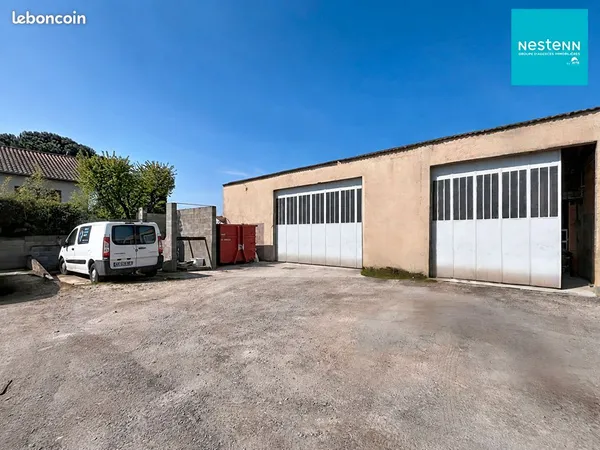 Local 210 m² CUZIEU