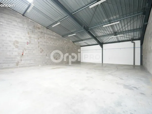Local d'activité 856 m²