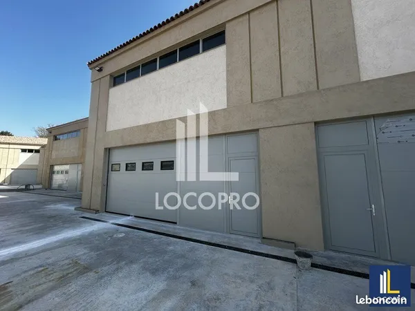 Local d'activité 1 824 m²