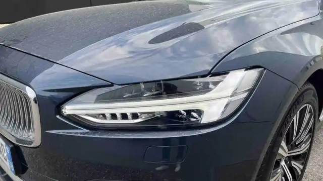Volvo V90 t8 awd recharge 303 + 87 ch geartronic 8 — photo 17