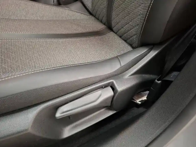 Peugeot 208 puretech 100 s&amp;s bvm6 — photo 22