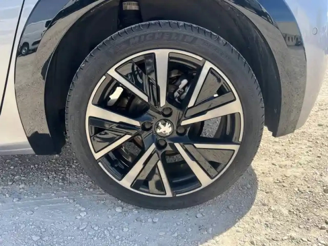 Peugeot 208 puretech 100 s&amp;s bvm6 — photo 13