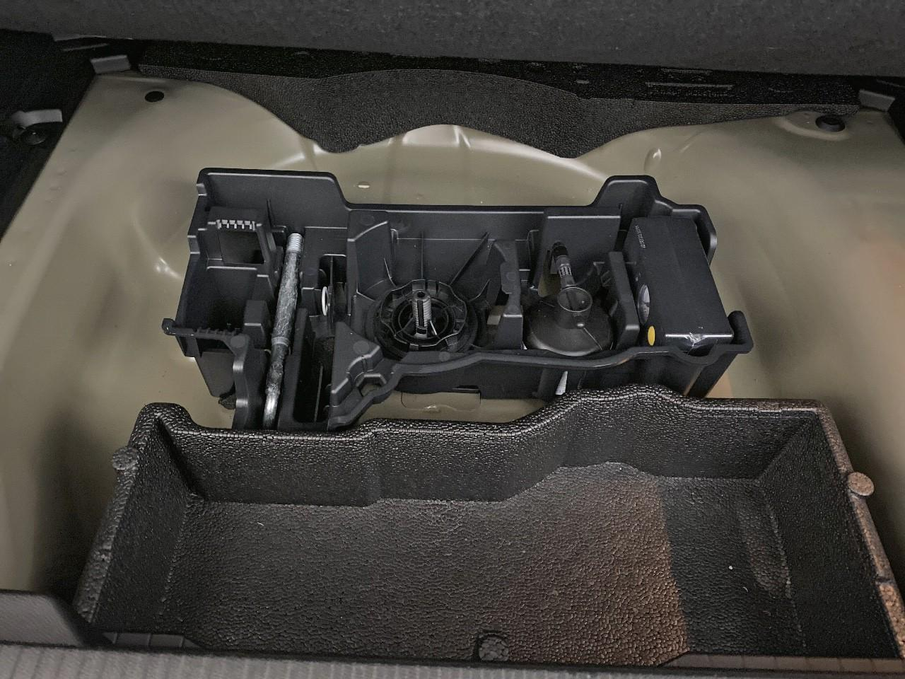 Peugeot 2008 hybrid 145 ch e-dcs6 allure — photo 16