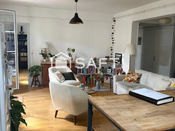 appartement soigné avec terrasse au centre ville