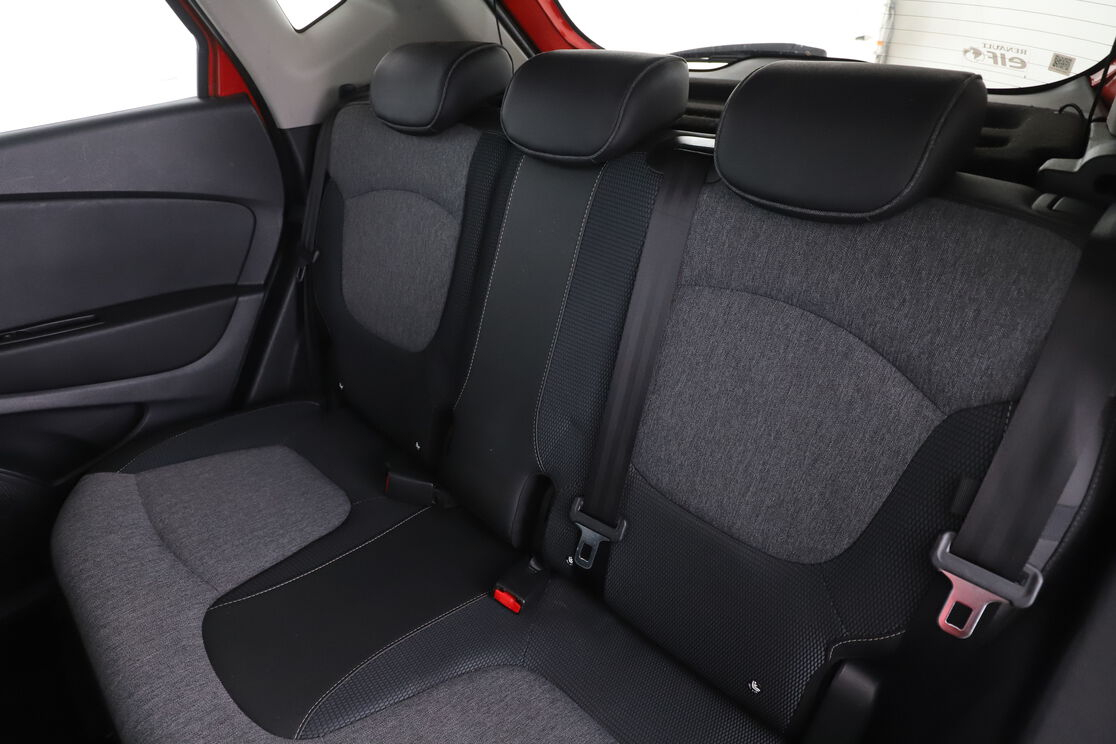 Renault Captur 1.2 TCe Energy Intens EDC — photo 13