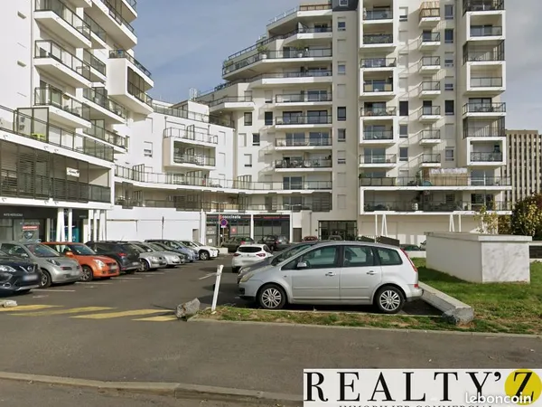 Local commercial 150 m²
