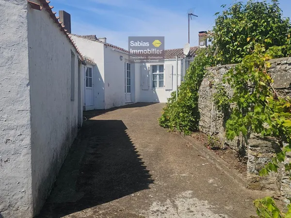 Vends maison de village - 84 m² - 5 pièces, 3 chambres - L'Île-d'Yeu 85350