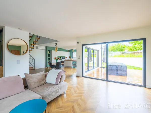 Maison contemporaine récente à Roussy-le-Village!