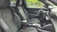 Peugeot 2008 1.2 Hybrid 145ch GT Exclusive e-DCS6 — photo 14