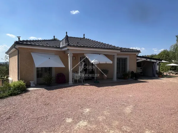 PROCHE VICHY JOLIE MAISON ET JARDIN