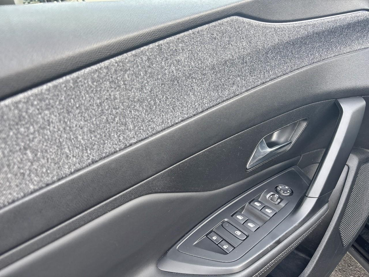 Peugeot 408 1.2 puretech 130ch s&s allure eat8 — photo 14