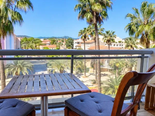 Hyères centre - Studio meublé de 26 m² avec parking privé sécurisé
