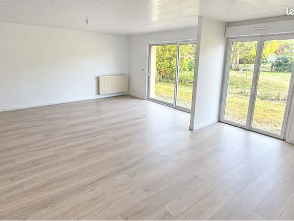 🏡 À LOUER - MAISON DE PLAIN-PIED RÉNOVÉE DE 105 m² AVEC GARAGE ET GRAND JARDIN