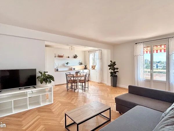 T4 meublé entièrement rénové avec balcon