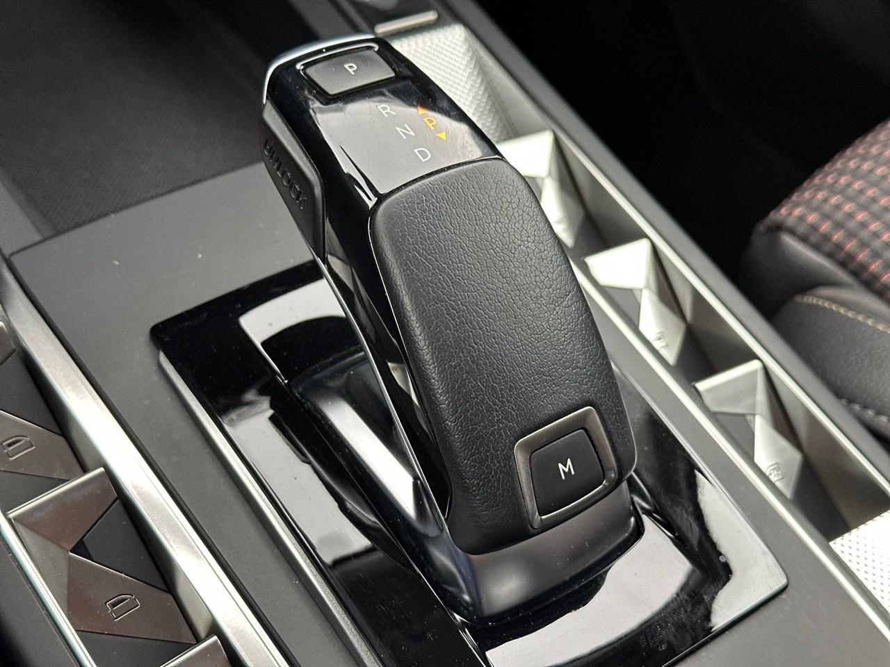 Ds Ds 3 crossback puretech 130 eat8 performance line+ — photo 30