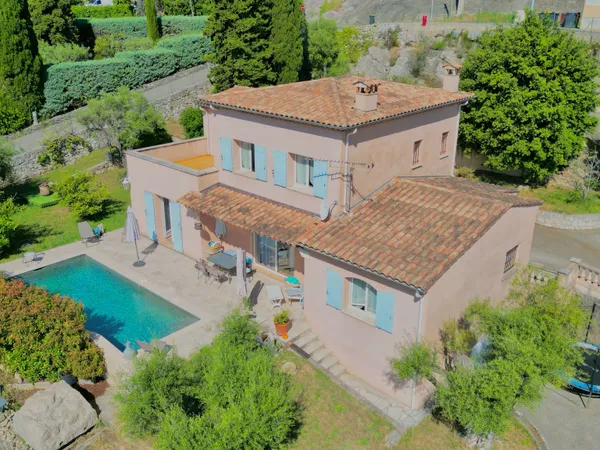 Tourrettes-sur-Loup Maison familiale avec piscine, vue mer