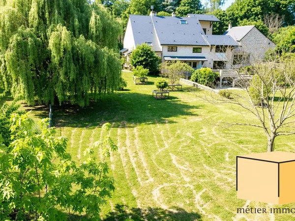 Propriété à vendre Bugey avec terrains et gites