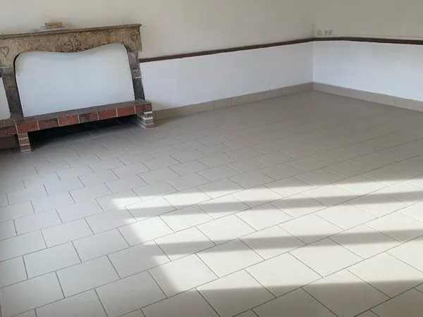 Maison a loué à lussac les châteaux