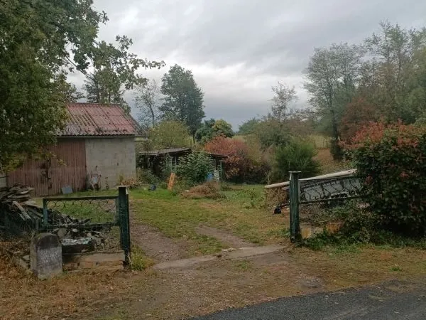 Terrain avec garage