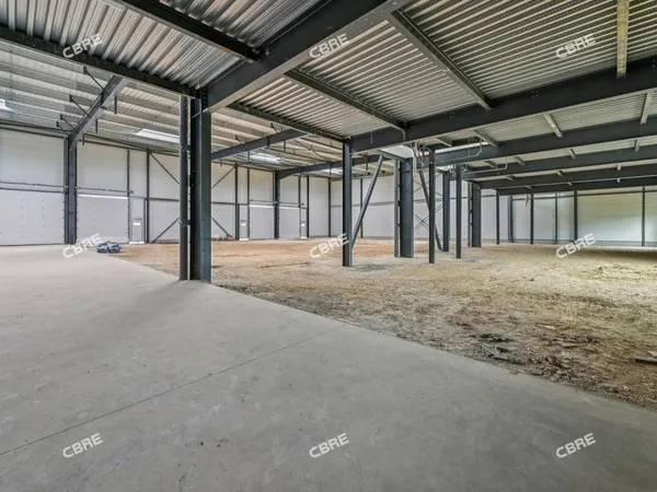 Local d'activité 3711 m²