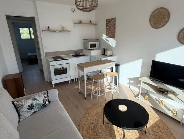 T2 meublé rénové 27m² - Certé - balcon, cave, parking