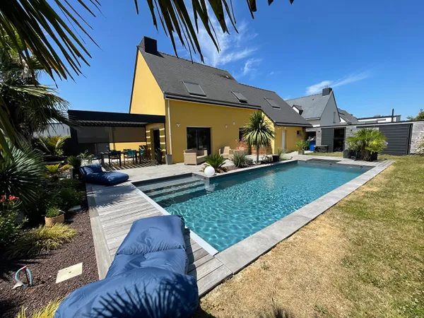 LIFFRÉ - MAISON de 115m² habitable,130m² au sol, 550m² de parcelle avec piscine chauffée, 7 pièces, 