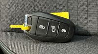 Peugeot 2008 1.2 PureTech 130ch S&S Allure EAT8 — photo 16