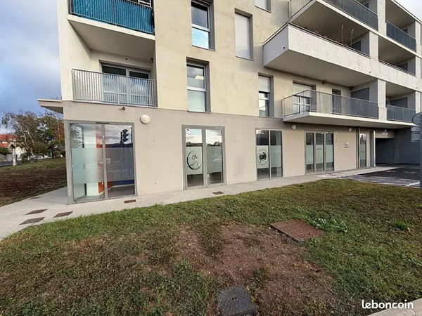 Local 97 m² BEAUMONT