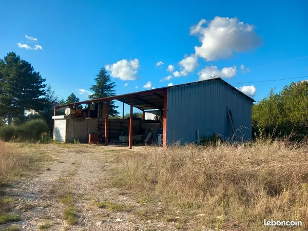 Local d’activité et entrepôt Location Valréas 2p 300m² 500€