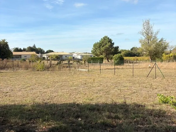 Terrain 750 m²