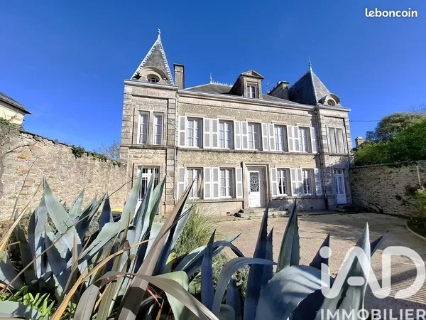 Maison 12 pièces 221 m²