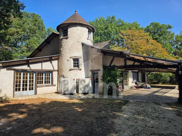 Certains lieux ne se contentent pas d'être découverts. Ils i