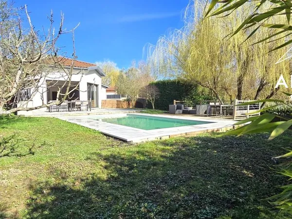 Villa 6 pièces 187 m²
