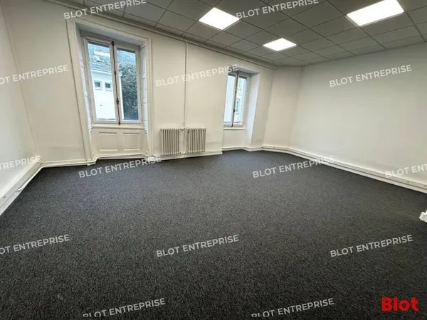 Bureaux 238 m²