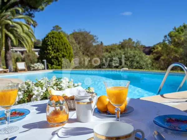 Villa avec piscine et vue panoramique