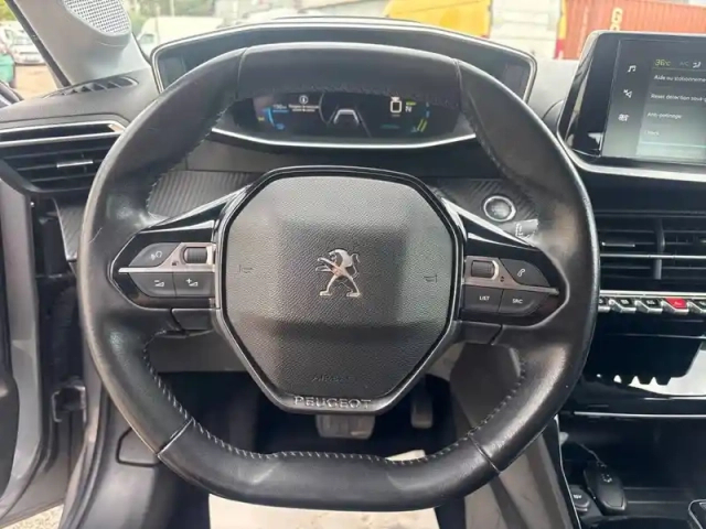Peugeot 208 electrique 50 kwh 136ch — photo 18