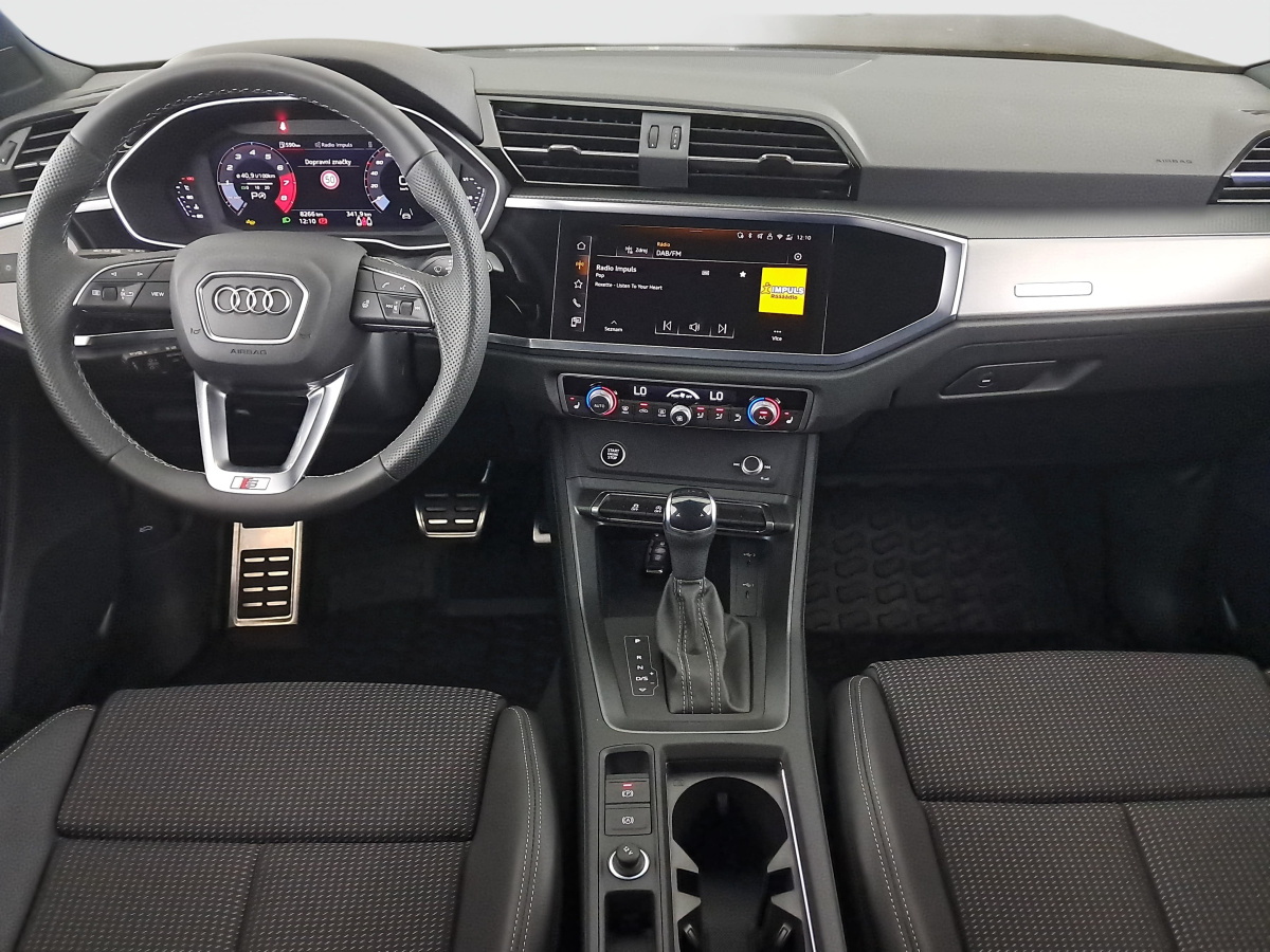 Audi Q3 — photo 9