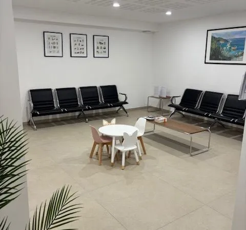 Bureaux de 10 m² et 13 m² dans un espace de santé neuf - BIGUGLIA