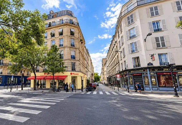 Boutique 303 m²