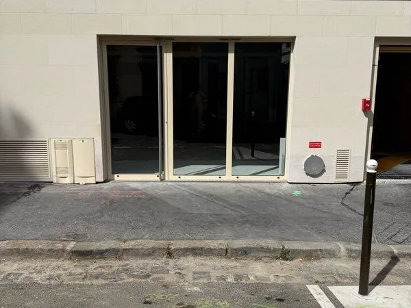 Local commercial 40 m² brut avec vitrine - Boulogne-Billancourt