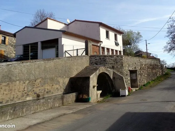 F3 dans charmant village