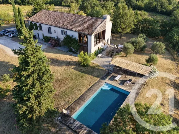 Maison 6 pièces 449 m²