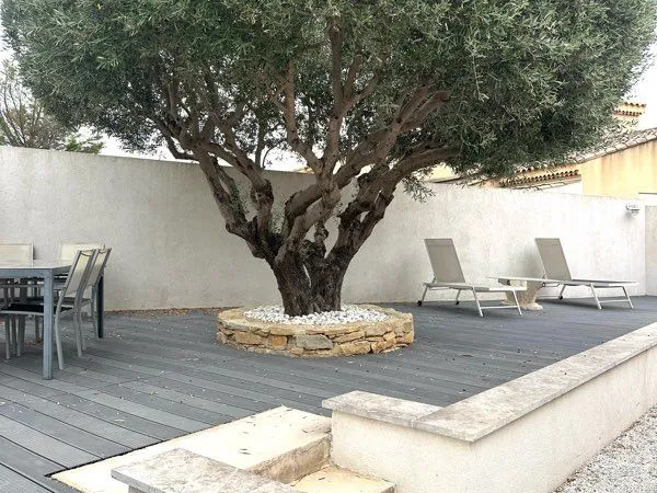 Petite maison sur propriété
