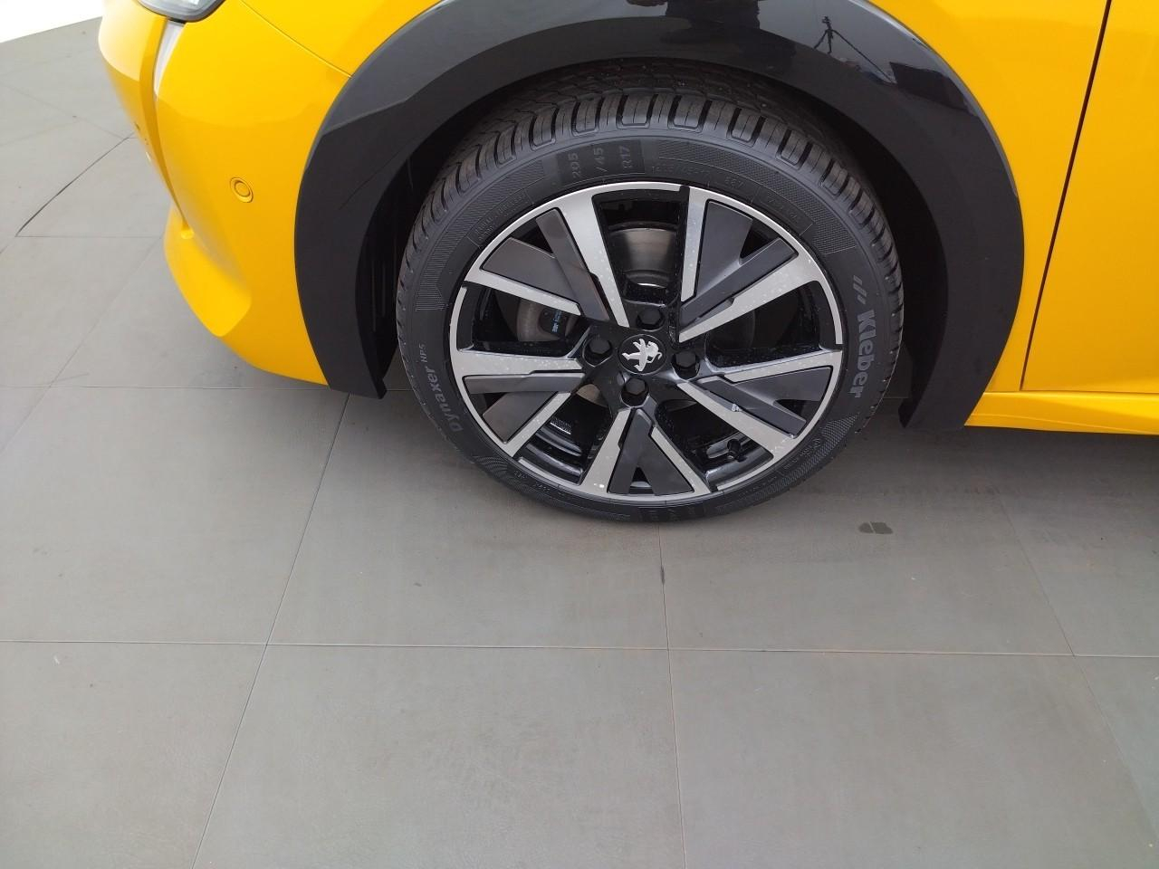 Peugeot 208 puretech 100 s&s eat8 gt — photo 29