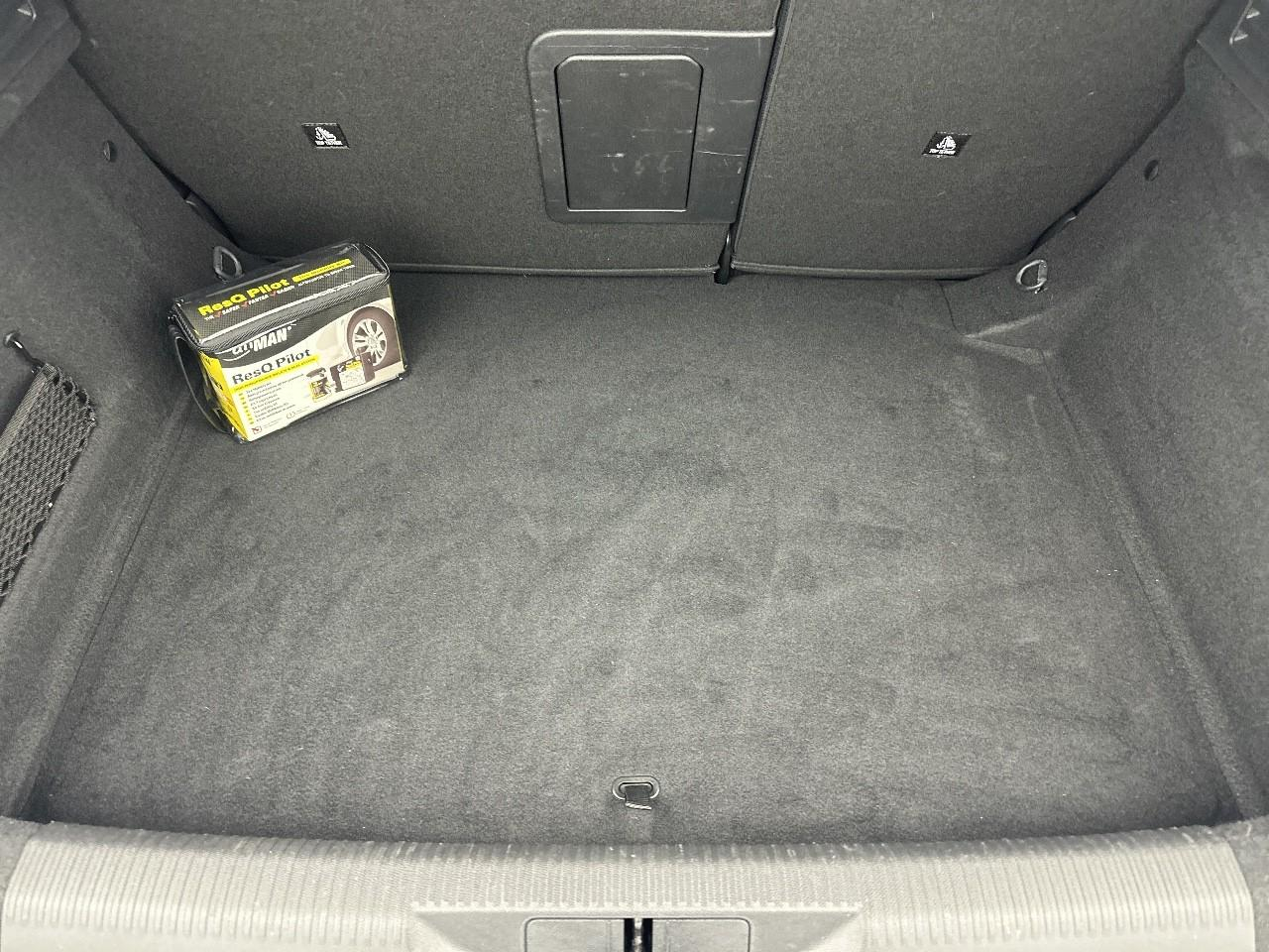 Peugeot 308 puretech 130ch s&s eat8 allure pack — photo 6