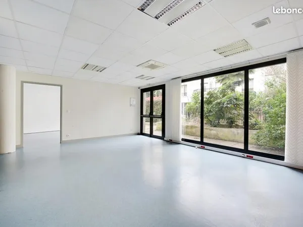 Bureaux 381 m²