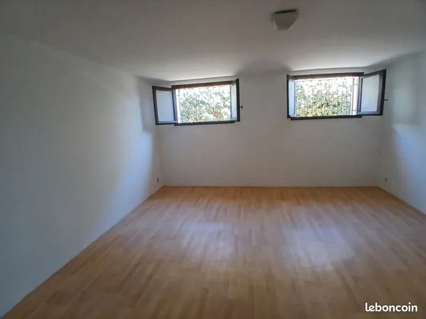 Box / garage + chambre de service attenante - Grand Lebrun