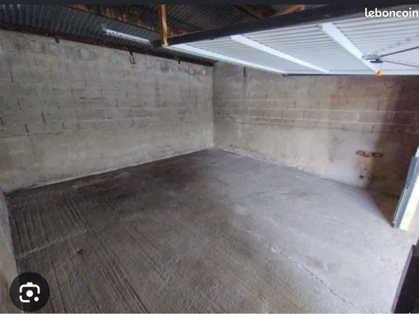 Stockage Location Saint-Jean-de-la-Ruelle  25m² 230€