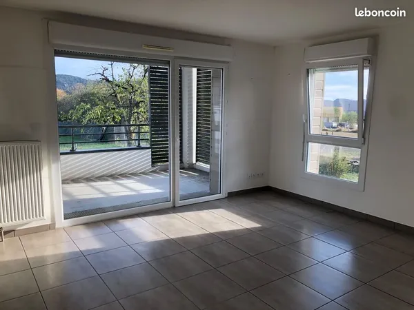 Appartement . 3 pièces . 62m² . Etage 1/2